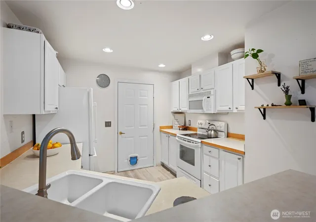 Photo 3 of Condo for sale at 6515 134Th Pl Se #G-6, Snohomish, WA 98296 | MLS# NWM2575408 | Listing updated on 2026-09-26