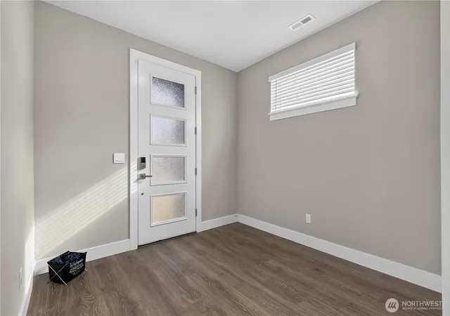 Photo 3 of Single family home for sale at 6302 206Th Pl Sw, Lynnwood, WA 98036 | MLS# NWM2575409 | Listing updated on 2026-10-01