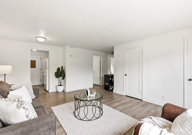 Photo 3 of House for sale at 1725 1727 Bloomington Ave, Bremerton, WA 98312 | MLS# NWM2575457 | Listing updated on 2026-09-25