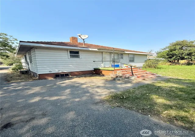 Photo 4 of Sale Pending at 2276 Burton Ave, Okanogan, WA 98840 | MLS# NWM2575465 | Listing updated on 2026-09-22