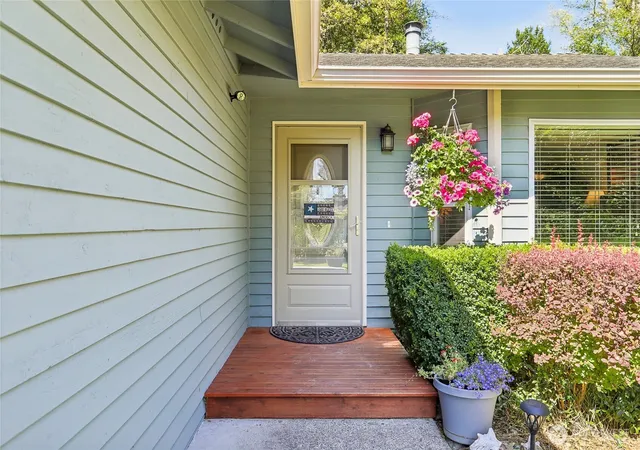 Photo 3 of Single family home for sale at 9113 15th Place Se, Lake Stevens, WA 98258 | MLS# NWM2575518 | Listing updated on 2026-09-28