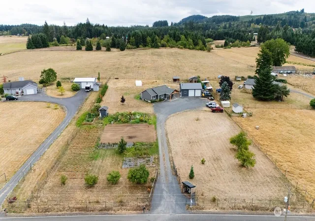 Photo 3 of Single family home for sale at 193 Schoolhouse Rd, Winlock, WA 98596 | MLS# NWM2575523 | Listing updated on 2026-09-26
