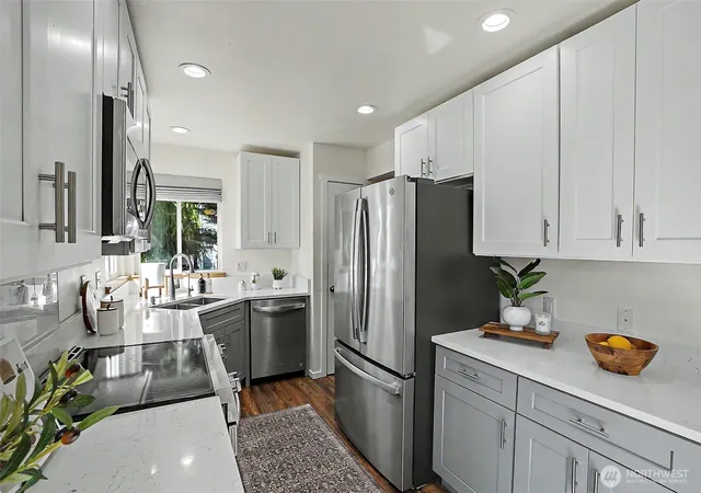 Photo 3 of Single family home for sale at 4718 39th Street NE, Tacoma, WA 98422 | MLS# NWM2575537 | Listing updated on 2026-09-28