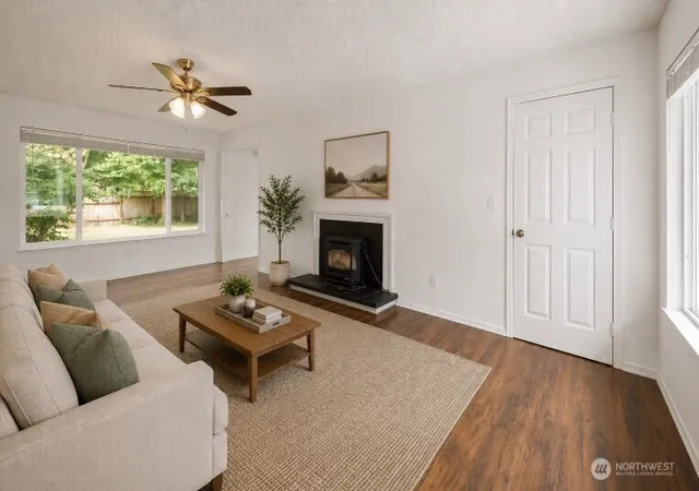 Photo 4 of Sale Pending at 6914 21St Dr Ne, Marysville, WA 98271 | MLS# NWM2575545 | Listing updated on 2026-09-23