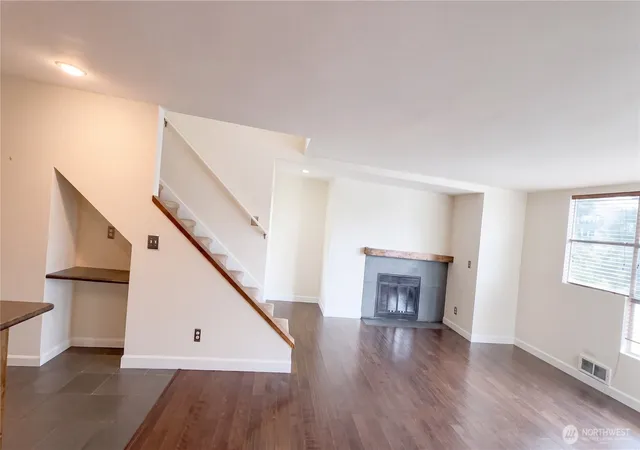 Photo 3 of Condo for sale at 442 4Th Ave #442, Kirkland, WA 98033 | MLS# NWM2575639 | Listing updated on 2026-09-25