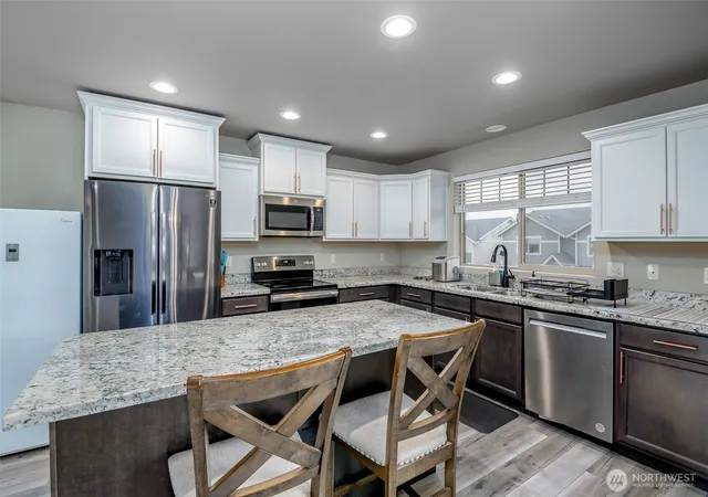 Photo 1 of Single family home for sale at 1941 Hardway Ln, Bremerton, WA 98312 | MLS# NWM2575708 | Listing updated on 2026-09-30