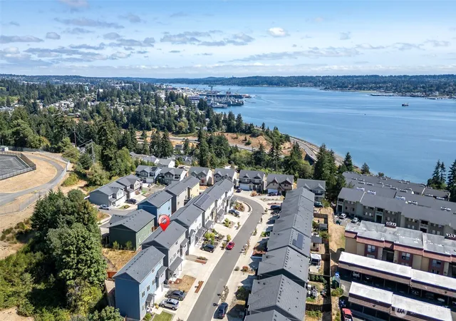 Photo 2 of Single family home for sale at 1941 Hardway Ln, Bremerton, WA 98312 | MLS# NWM2575708 | Listing updated on 2026-09-30
