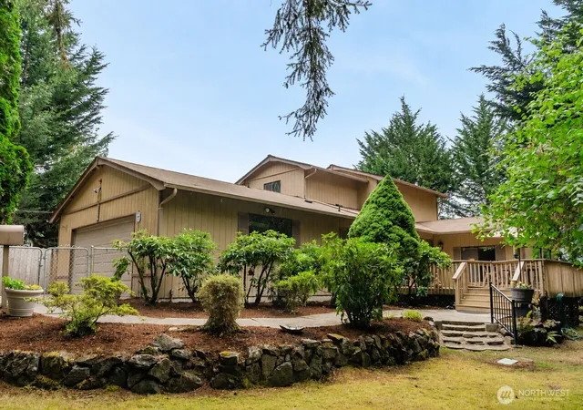 Photo 3 of Single family home for sale at 9215 96th St Nw, Gig Harbor, WA 98332 | MLS# NWM2575819 | Listing updated on 2026-09-22