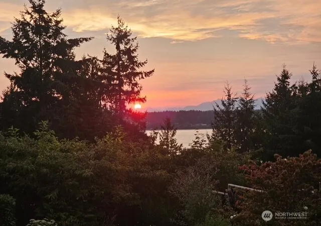 Photo 4 of Single family home for sale at 9215 96Th St Nw, Gig Harbor, WA 98332 | MLS# NWM2575819 | Listing updated on 2026-09-22