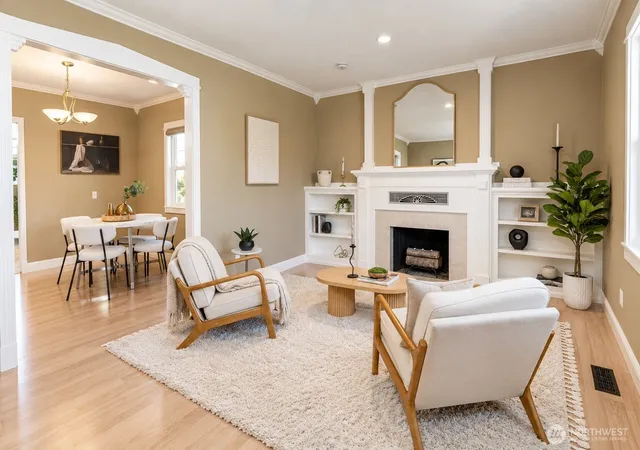 Photo 3 of Single family home for sale at 825 NE 75th Street, Seattle, WA 98115 | MLS# NWM2575859 | Listing updated on 2026-09-27
