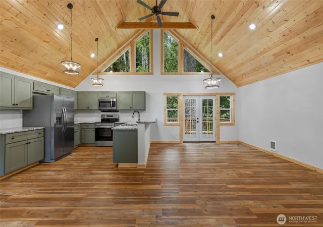 Photo 4 of Single family home for sale at 31715 Mount Tahoma Cyn Rd E, Ashford, WA 98304 | MLS# NWM2575949 | Listing updated on 2026-09-28