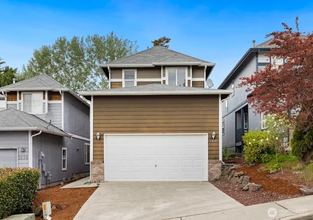 Photo 2 of Single family home for sale at 2428 Ne 13th St, Renton, WA 98056 | MLS# NWM2575956 | Listing updated on 2026-09-25