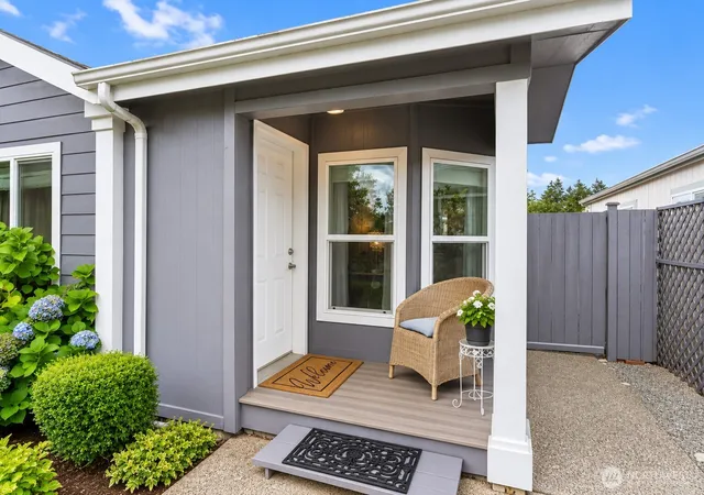 Photo 3 of Manufactured home for sale at 17708 21st Avenue E, Spanaway, WA 98387 | MLS# NWM2575965 | Listing updated on 2026-09-25