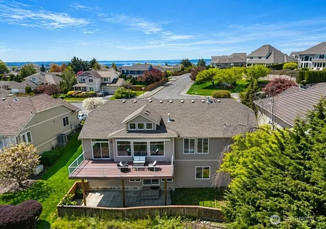 Photo 3 of Contingent at 9629 183 Ave E, Bonney Lake, WA 98391 | MLS# NWM2576034 | Listing updated on 2026-09-30