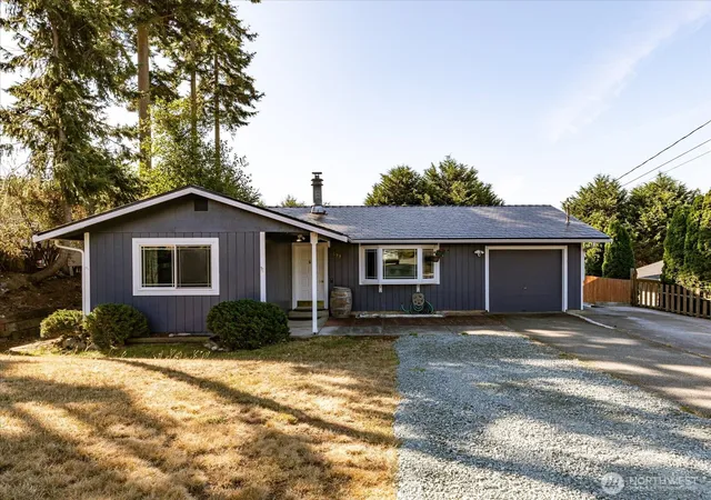 Photo 3 of Single family home for sale at 577 Salal St, Oak Harbor, WA 98277 | MLS# NWM2576068 | Listing updated on 2026-09-25