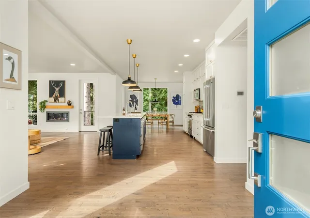 Photo 3 of Sale Pending at 4959 Lynwood Ctr Rd Ne, Bainbridge Island, WA 98110 | MLS# NWM2576081 | Listing updated on 2026-09-25