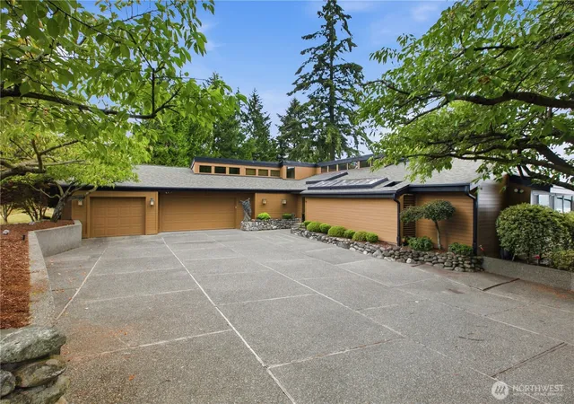 Photo 2 of Sale Pending at 5325 Illahee Ln Ne, Olympia, WA 98516 | MLS# NWM2576083 | Listing updated on 2026-09-24