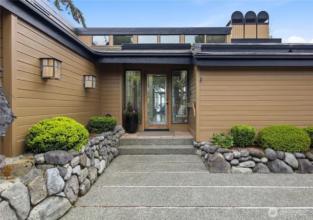 Photo 3 of Sale Pending at 5325 Illahee Ln Ne, Olympia, WA 98516 | MLS# NWM2576083 | Listing updated on 2026-09-24