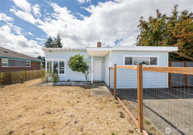 Photo 1 of Sale Pending at 1122 W 5th Street, Port Angeles, WA 98363 | MLS# NWM2576094 | Listing updated on 2026-09-25