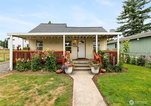 Photo 1 of Sale Pending at 610 Strandell St, Everson, WA 98247 | MLS# NWM2576106 | Listing updated on 2026-10-01