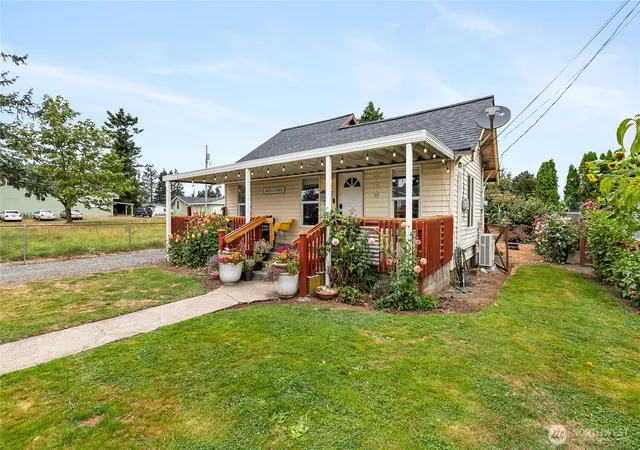Photo 2 of Sale Pending at 610 Strandell St, Everson, WA 98247 | MLS# NWM2576106 | Listing updated on 2026-10-01