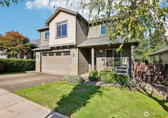 Photo 3 of Single family home for sale at 527 N Allen Crk Dr, Ridgefield, WA 98642 | MLS# NWM2576111 | Listing updated on 2026-10-02