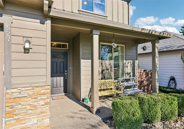 Photo 3 of Single family home for sale at 527 N Allen Crk Dr, Ridgefield, WA 98642 | MLS# NWM2576111 | Listing updated on 2026-10-02