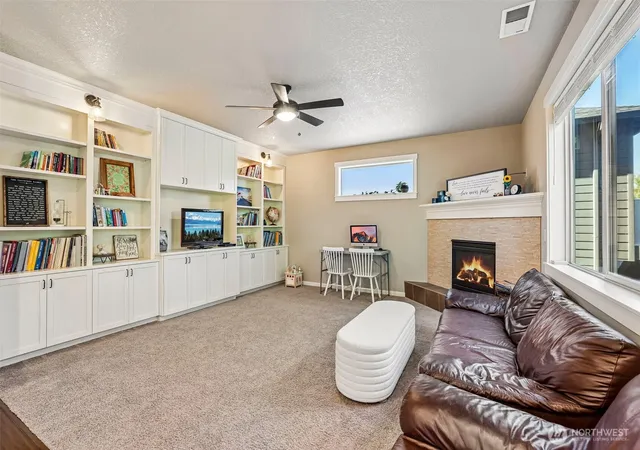 Photo 4 of Single family home for sale at 527 N Allen Crk Dr, Ridgefield, WA 98642 | MLS# NWM2576111 | Listing updated on 2026-10-02