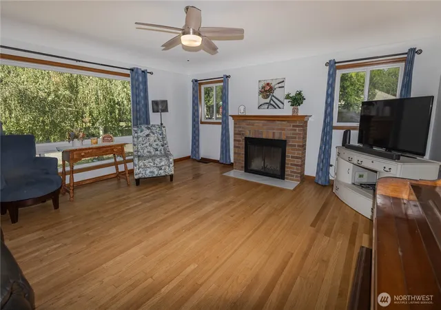 Photo 2 of Single family home for sale at 418 N Division St, Walla Walla, WA 99362 | MLS# NWM2576144 | Listing updated on 2026-09-23