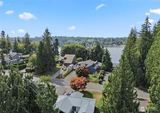 Photo 3 of Sale Pending at 11709 1st Place Se, Lake Stevens, WA 98258 | MLS# NWM2576170 | Listing updated on 2026-10-02