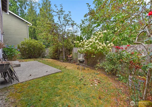 Photo 3 of Sale Pending at 11709 1st Place SE, Lake Stevens, WA 98258 | MLS# NWM2576170 | Listing updated on 2026-10-02
