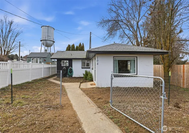 Photo 2 of Single family home for sale at 104 W Adams, Harrington, WA 99134 | MLS# NWM2576205 | Listing updated on 2026-09-25