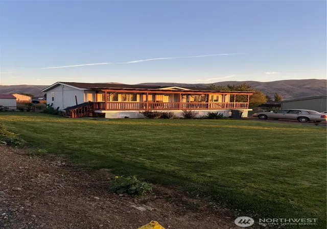 Photo 1 of Manufactured home for sale at 415 Spring Cir Sw, Mattawa, WA 99349 | MLS# NWM2576234 | Listing updated on 2026-09-25