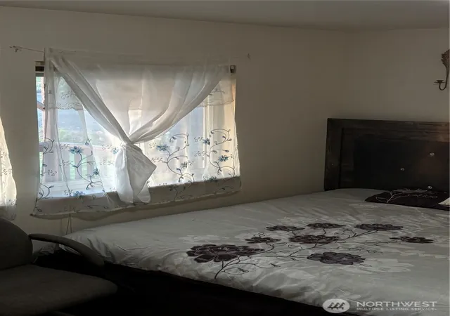 Photo 4 of Manufactured home for sale at 415 Spring Cir SW, Mattawa, WA 99349 | MLS# NWM2576234 | Listing updated on 2026-09-25