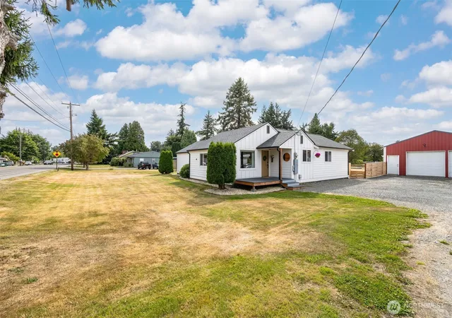 Photo 2 of Sale Pending at 5335 Northwest Dr, Bellingham, WA 98226 | MLS# NWM2576235 | Listing updated on 2026-09-25