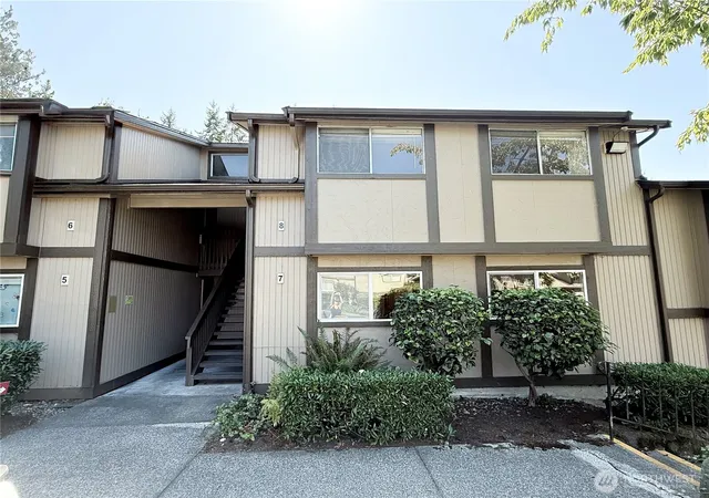 Photo 3 of Condo for sale at 4701 176th St Sw, Lynnwood, WA 98037 | MLS# NWM2576342 | Listing updated on 2026-10-01