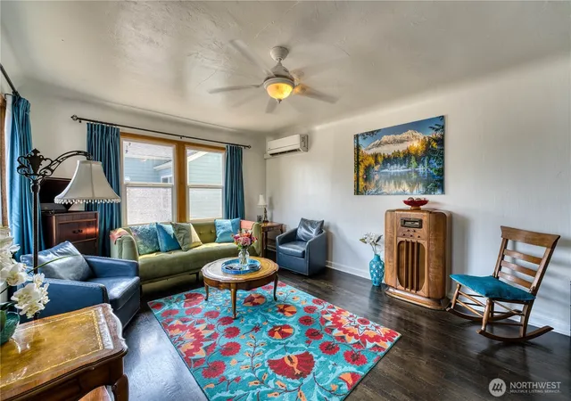 Photo 3 of Single family home for sale at 2525 Veldee Ave, Bremerton, WA 98312 | MLS# NWM2576360 | Listing updated on 2026-09-25