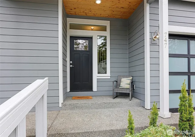 Photo 2 of Single family home for sale at 747 Fords Ct, Bainbridge Island, WA 98110 | MLS# NWM2576366 | Listing updated on 2026-09-25
