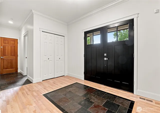 Photo 2 of Sale Pending at 1020 5th Street, Kirkland, WA 98033 | MLS# NWM2576368 | Listing updated on 2026-09-25