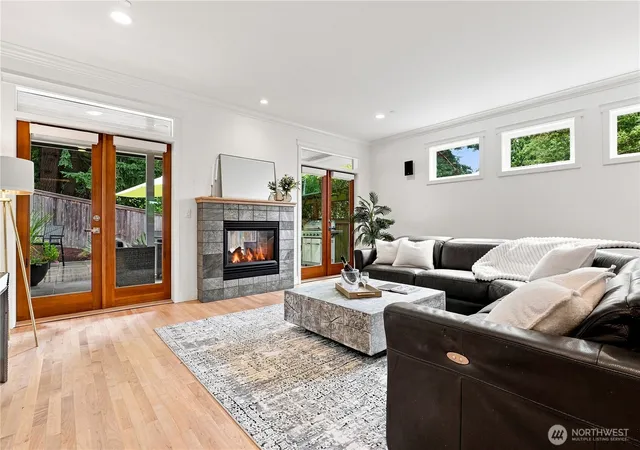 Photo 4 of Sale Pending at 1020 5th Street, Kirkland, WA 98033 | MLS# NWM2576368 | Listing updated on 2026-09-25