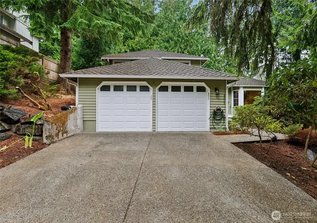 Photo 2 of Single family home for sale at 4315 210th Place Ne, Sammamish, WA 98074 | MLS# NWM2576404 | Listing updated on 2026-09-30