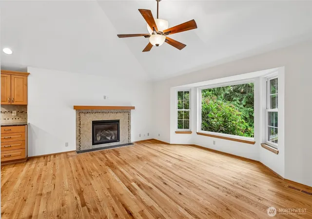 Photo 4 of Single family home for sale at 4315 210th Place NE, Sammamish, WA 98074 | MLS# NWM2576404 | Listing updated on 2026-09-30