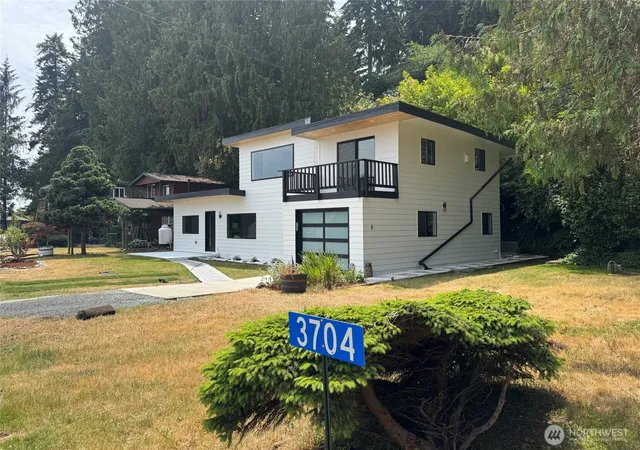 Photo 1 of Single family home for sale at 3704 Bells Ln, Langley, WA 98260 | MLS# NWM2576434 | Listing updated on 2026-09-24