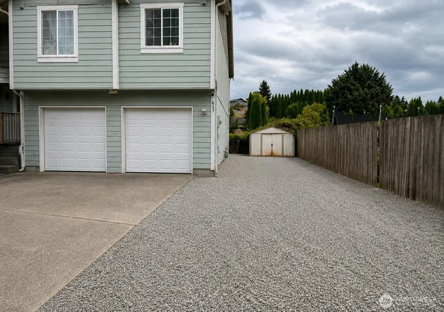 Photo 2 of Single family home for sale at 627 Brookdale Rd E, Tacoma, WA 98445 | MLS# NWM2576479 | Listing updated on 2026-09-25