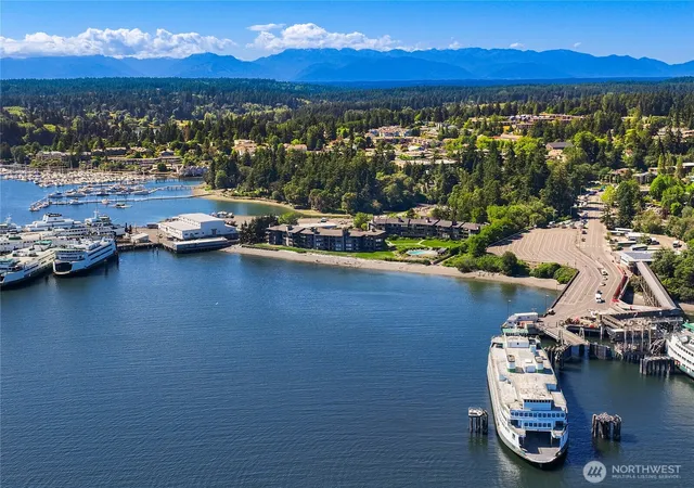 Condo for sale at 428 Harborview Dr SE #114, Bainbridge Island, WA 98110 | MLS# NWM2576488