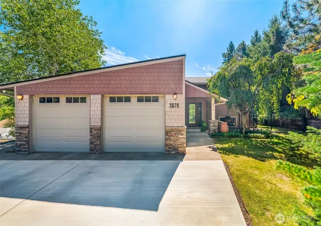 Photo 2 of Sale Pending at 3578 Mcmullan Rd, Wenatchee, WA 98801 | MLS# NWM2576510 | Listing updated on 2026-09-25