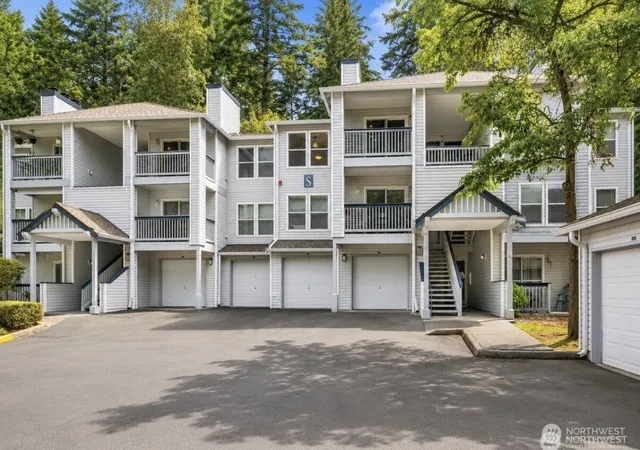 Condo for sale at 33020 10th Avenue SW #S303, Federal Way, WA 98023 | MLS# NWM2576532