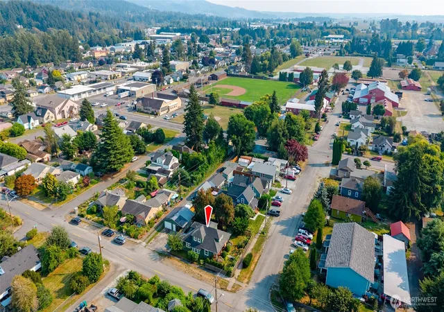 Photo 2 of Sale Pending at 1302 Virginia St, Mount Vernon, WA 98273 | MLS# NWM2576550 | Listing updated on 2026-09-25