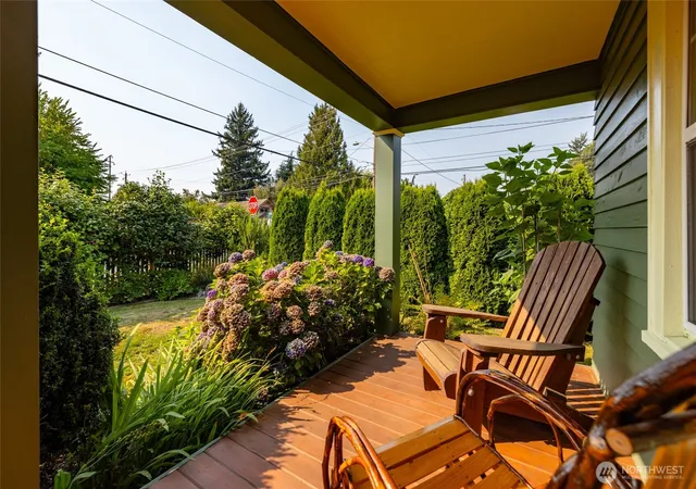 Photo 3 of Sale Pending at 1302 Virginia St, Mount Vernon, WA 98273 | MLS# NWM2576550 | Listing updated on 2026-09-25
