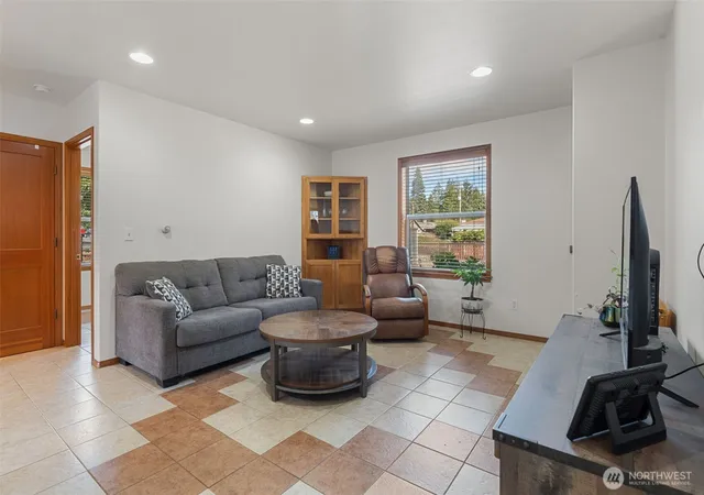 Photo 4 of Sale Pending at 1204 W Birch St, Shelton, WA 98584 | MLS# NWM2576617 | Listing updated on 2026-09-29
